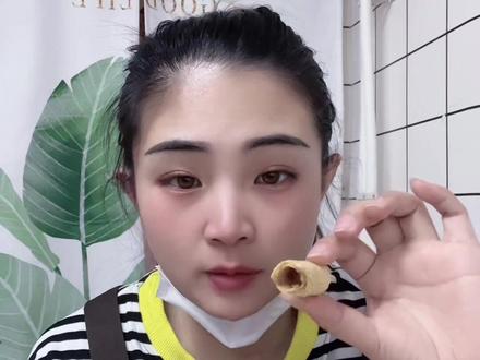 蛋卷都好吃,看自己口感选择哦#摆摊的小姐姐 #零食分享 #抖音美食推荐官
