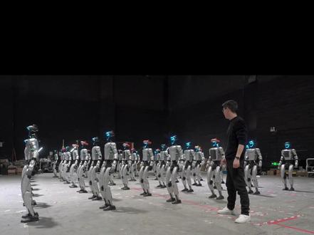 美国将宇树科技列入黑名单,春晚刚火,就被制裁? #宇树科技 #机器人 #春晚机器人 #美国制裁 #人形机器人