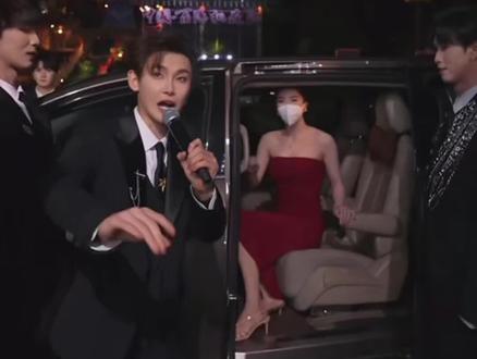 龙浩天直播间惊现百万粉丝的女网红,家人们猜猜她是谁?#龙浩天 #龙浩天直播录屏 #龙浩天直播回放