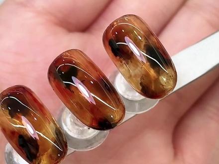 秋冬一定要做的琥珀美甲教程💅🏻 高级又好看的琥珀美甲教程#琥珀美甲 #美甲教程 #晕染教程 #新手美甲教程 #晕染美甲