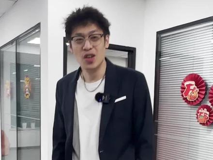 百万粉丝网红博主VS地表最强人工智能ChatGPT #ChatGPT #短视频运营 #自媒体 #人工智能