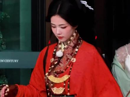 奔跑吧战国袍造型,白鹿行古礼,张伟丽有底气,全员模仿邯郸学步 奔跑吧解锁殷商服装美学,邯郸路透,还有邯郸学步 #白鹿 #奔跑吧邯郸路透 #张伟丽 #跑男 #娱乐评论大赏
