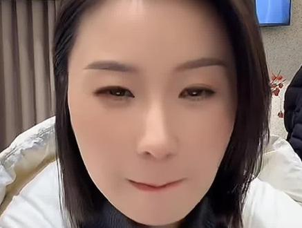 小眼妹直播间说近期有时间安排和亲家母还有军娃子三人同台直播#就想说点大实话 #小眼妹 #索图 @索图