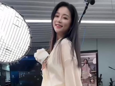 “冷檬的直播蹦迪舞”! #林雅婷