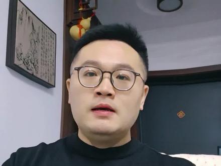 他与旺姆的感情,来不及热烈,来不及相守,便在最纯粹的心动里戛然而止,定格成永恒的意难平。
#这是个真实的事情 #爱情故事 #影视解说 #生命树 #旺姆