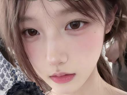 确定不来学这个简单又有氛围感🫧的纯欲白水妆嘛!
低饱和色系,自然又通透🌸日常通勤、上学都超合适~
#新手化妆教程#晒晒我的春日氧气妆 #白开水妆 #化这个妆我用了哪些化妆品 #零基础万能淡妆 @抖音小助手 @DOU+小助手