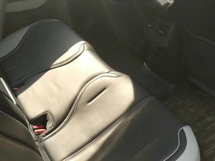 比亚迪秦plus dmi后排座椅如何拆下,顺便装个座垫,很合适 #汽车内饰改装 #座椅改装