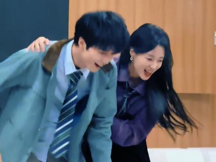 捂了好久原来是要在情人节发呀~🌱@王培延baby🐲 @王小亿 #王培延 #王小亿 #半夏的青春 #王小亿王培延新剧重返青春 #排练花絮