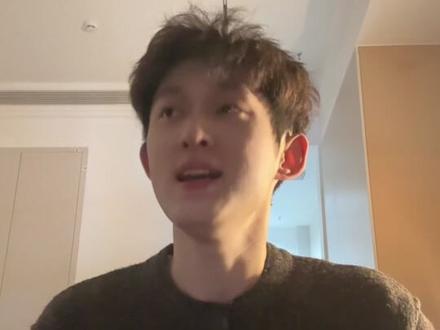 一半一半
今天被tb圈粉了
#topbarry
#一半一半