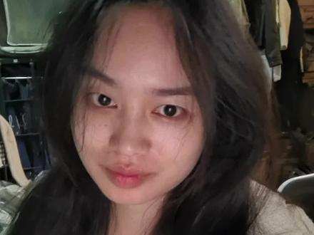 在下单之前 我也经过了深思熟虑 但是还是决定下单这款 相机都是有利有弊的 利我也接受 弊我也能接受 以后有钱再考虑买镜头吧 最后谢谢大家的建议#佳能 #佳能RP #相机 #自拍自拍自拍
