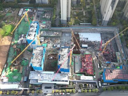 大城南的新房断供就跟嚼了炫迈一样久到离谱,宜家荟聚山姆超市重量级商业配套落地对区域有什么影响?西部大道除了陕建雁南朗境和中粮大悦城还有哪些项目可以选?陕北能源大佬泰发祥新盘有何亮点#西安刚需买房攻略 #一个敢说真话的房产人 #高新买房#陕建雁南朗境 #好房推荐