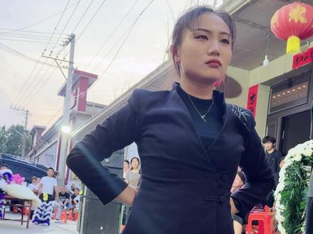 双亲一别隔阴阳,夜夜相思泪满裳,领狮人小露前来行24拜大礼#非物质文化遗产#我要上热们 #传统文化#民俗文化 #原创视频