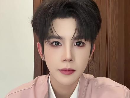 @龙浩天🐲 (4.10中午12点生日庆) 生日快乐龙哥 6.20不见不散#龙浩天生日会 #今天谁来酉阳了#长鲸传媒