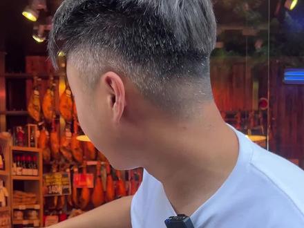 把浙江金华火腿和云南宣威火腿带给西班牙火腿匠人品鉴,能惊呆老外吗?#海外奇遇见闻录 #金华火腿 #宣威火腿