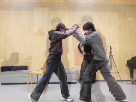 卧槽2.13号晚上六点发新音纪录片!!!!!!!!#橹穆 #新音 #纪录片 #尖叫 #271199