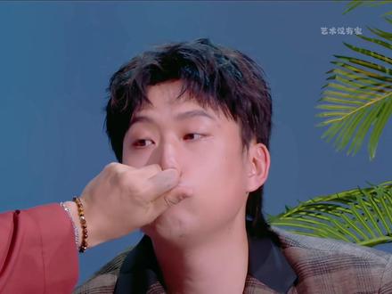 陈伟霆:这人是谁啊,他背后有资本吗#陈伟霆#小北#综艺名场面#爆笑