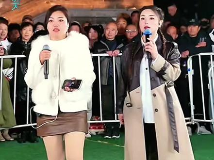 沭阳小霞子#河南三妹大舞台#演出现场 #沭阳小霞子#户外唱歌