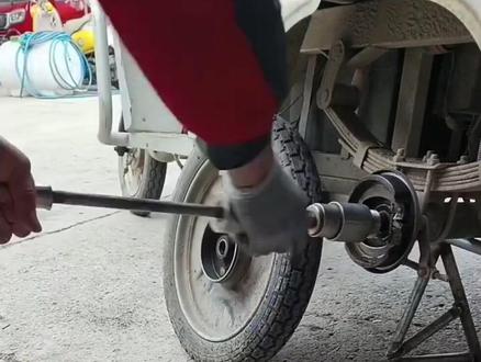 三轮车半轴更换#电动车维修 #修车