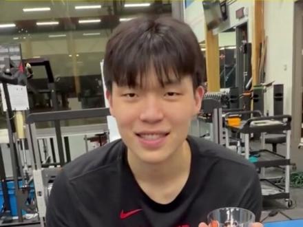 受伤退赛!开拓者队记:杨瀚森背部拉伤,确定不打今日比赛 #杨瀚森 #开拓者