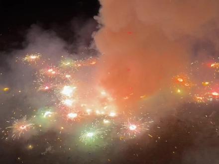 彩菊一转,烦恼减半!
200块没拍出一个成功的视频!
#彩菊旋转烟花 #彩菊烟花 #彩菊一转