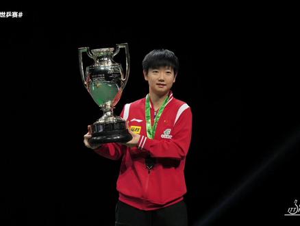 #德班世乒赛 女单冠军加冕时刻🏆#孙颖莎