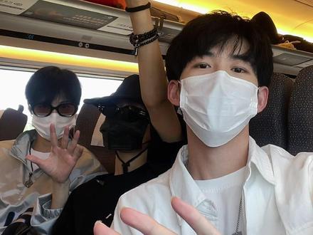 睡醒了……浅动一下#丢钱摇摆舞 #Lisa @肉肉~ @唱姐