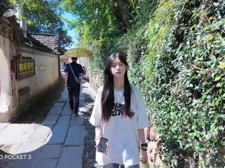 现在的戴妃很美,但是以前的她更美!#我要上热门 #戴馨菲 #白月光#甜妹#热门@如果说 @抖音热点 @抖音小助手 @抖音创作小助手 @DOU+上热门 @DOU+小助手