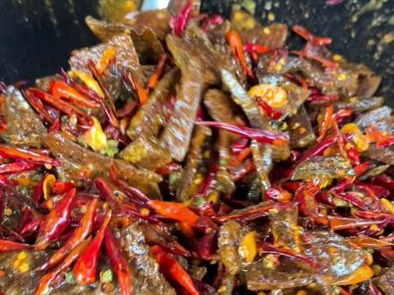 下雨就适合来点美味的冷吃猪肝
香惨咯!