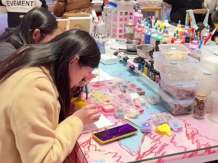 不知道去哪儿拼 进来看看我们家客宝们的拼豆哈哈哈#少司缘#拼豆#拼豆成品#拼豆玩法 #弯月刀