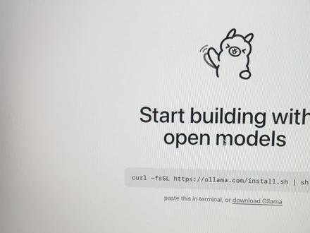 本地大模型简单部署教程
我这边使用的硬件配置是minicomm4 16g
大家可以尝试一下,如果有高配硬件跑通本地大模型且响应速度很棒的同学可以在评论区分享一下
可以关注我不定时分享新技巧
#本地部署大模型 #macminim4