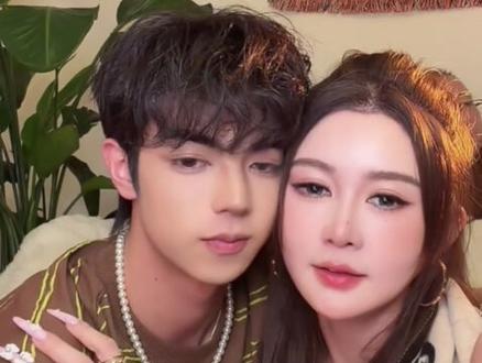 亲👄了
小姐夫跟公主关系
又进一步了#纳迪尔#盈公主