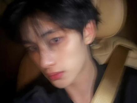 丁程鑫的颜值真的越看越上头
谁懂啊!丁程鑫真的帅到我反复回看😭
每张照片都干净又温柔,少年感直接拉满,越看越喜欢。
好看的人当然要一起分享,快艾特你的姐妹一起来看#花美男#丁程鑫 #丁程鑫颜值杀 #丁程鑫做梦素材