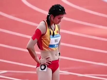 跨栏女神吴艳妮一个单跳6名日本对手
