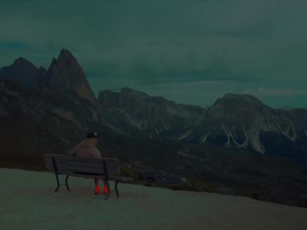 自我接纳,从这20个问题开始。 这20个问题来自周国平的书《关于股的勇气》,帮助我们认识那个既熟悉又陌生的自己。
你怎样形容自己的性格?
你最喜欢哪个童话故事?为什么?
做什么事会让你感觉最舒适最享受?
你对自己最满意和最不满意的是什么?
近一段时间,让你感到最快乐的是什么事?
如果真的有可以让时光倒流的时间机器,你希望回到什么时候?为什么?
你觉得自己最好的习惯是什么?怎样养成的?
成长过程中什么人或者什么事对你的影响最大?是怎样的影响?
你最喜欢异性身上的什么特点?
爱情中最重要的品质是什么?
你觉得爱一个人最好的方式是什么?
失去什么,会让你觉得绝望?
你觉得最好的职业是什么?为什么?
怎样才能确定一个职业是否适合自己?
讲一讲对你来说最难的一次选择。你是怎样选择的?有没有后悔?
促使你成功的最重要的品质是什么?
你怎样处理工作中的人际关系?讲一个你认为好用的方法。
学习或工作觉得倦怠的时候,你怎么办?
你是否遇到过危机,如何克服的?
如果你有机会可以做另外一种人,你想做什么人?过什么样的生活?
🎵:Damon Power - Grief
#如何面对压力 #认识自己 #了解自己 #接纳自己 #自我接纳