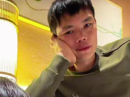 建哥建弟可能会留在七星山,最新荒野求生玩法正在策划#张家界七星山骆驼杯 #老六荒野 #荒野求生 #国产抽象荒野求生由我来解说