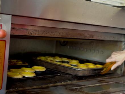 广东“最怪的蛋挞”,烤完之后要冰冻,2.5元一个不单卖,70岁老夫妻18年坚持搞创新 #美食推荐官 #美食探店