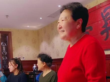 和九年没见面的一堆姨妈舅舅的聚会