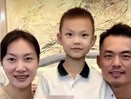 林丹没让儿子选择羽毛球,选择了网球;
商毅没让儿子选择足球,选择了网球;
田亮没让女儿选择跳水,选择了网球。
明星让孩子学网球🎾,因为网球运动更具国际影响力、更加时尚的社交运动。#林丹 #网球 #运动