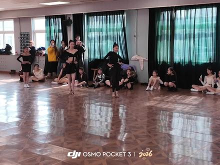 林意涵 林子妍 还有位可爱的小妹妹 带着牛仔来喽,太燃啦🔥#林意涵 #林子妍 #拉丁舞课堂随拍 #每一个动作都是用汗水换来的