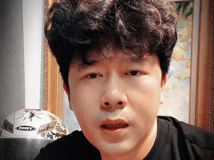 8D重庆再出圈儿,张鑫予,郑恺、汪苏泷明星扎堆打卡机车落地签#重庆#机车#落地签