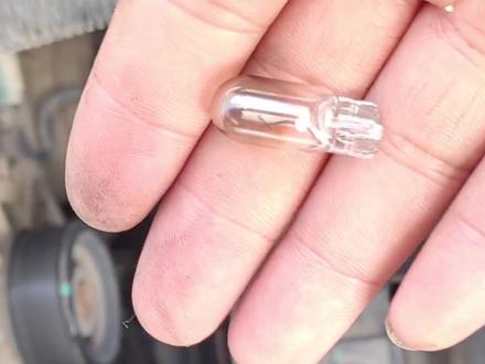 更换车灯,示廓灯北汽绅宝