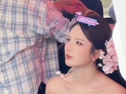 龙队暖心的一面 龙浩天太帅了,瑶瑶跟妹妹好美啊!#龙浩天#Ai瑶瑶#@DOU+小助手