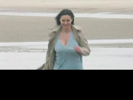 她的一个眼神就让人震惊! #电影解说 #莫妮卡贝鲁奇