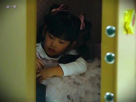 女儿不小心被保险箱锁住,可男人根本不知道密码… #妻子喜欢练瑜伽 #新剧来袭 #因为一个片段看了整部剧