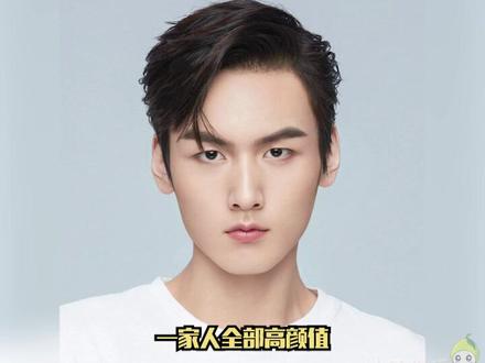 #周柯宇 哥哥#周昊杉 签约同公司嘉行新锐也要出道了呀~~你期待哥哥吗?