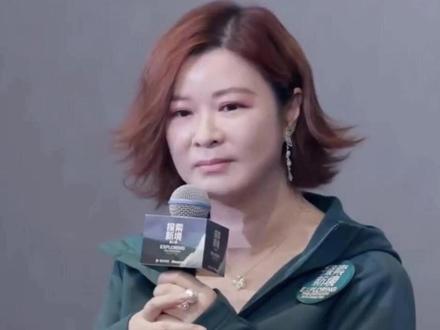 被曝“到期不续约”后 #王一博杜华首次共同亮相 杜华:我现在全身冰冷发麻,对他最大的祝福是注意安全、身体第一!#王一博 #杜华