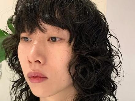 70年代发型大家看的懂吗?只是客人没化妆和搭配服装#嬉皮士 #嬉皮士发型 #披头士 #披头士乐队 #披头士发型 #复古发型 #英伦发型