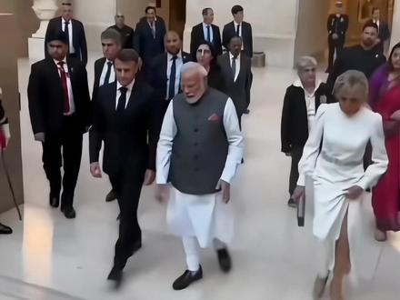 72岁布丽吉特好时髦,身穿LV白色开叉礼服,身材完美无赘肉