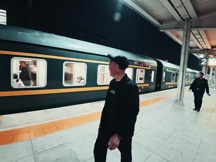 「相见时难别亦难」 嘟嘟:“我会喊大舅了 却要离别远行,刚懂思念 却要说再见”#我的幸福小生活 #喷香哥 #离别 #亲情