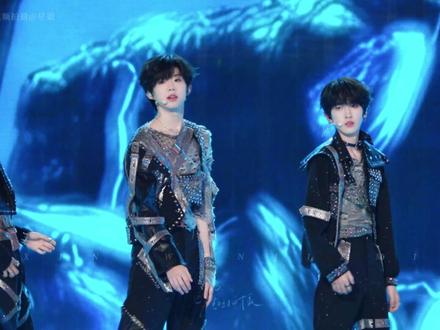 TF家族新音D2《Manta》舞台高清4K完整版 #TF家族 #舞台 #直拍 #新音 #星姐现场
张桂源、张函瑞、王橹杰、左奇函、陈奕恒、杨博文、陈思罕、陈浚铭